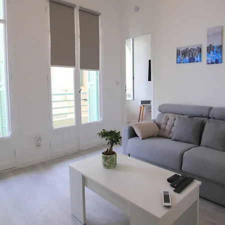 Happyfew Le Miramar *